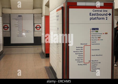 Platform map at St Paul's underground station Stock Photo - Alamy