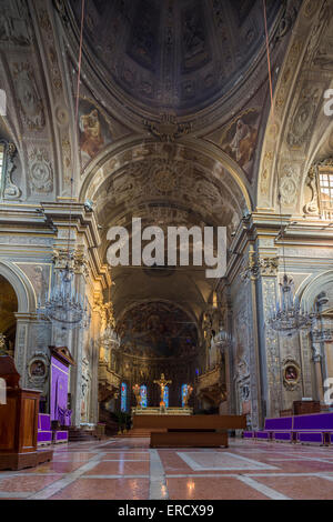 nave and apse of interior, Ferrara cathedral, Basilica Cattedrale di San Giorgio, Ferrara, Italy Stock Photo