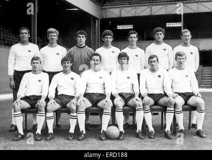 Derby County Football club pose for a team group photograph. They are Back row left to right: F Wignal, A. Durban, Les Green, Ron Webster, J Robson, Roy McFarland and J Walker. Front row: John McGovern, W Carlin, Dave Mackay, Kevin Hector, John O Hare and Stock Photo