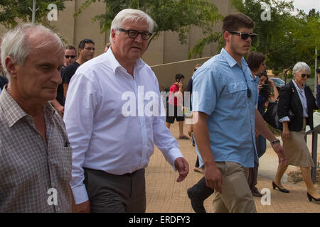 Jerusalem. 1st June, 2015. German Foreign Minister Frank-Walter Steinmeier (2nd L) visits a high school in the southern Israeli town of Sderot, near the border with the Gaza Strip on June 1, 2015. The Islamic Hamas movement, which rules the Palestinian enclave, called on Monday for a bigger German role in helping end the siege on the Palestinian territory. © JINI/Albert Sadikov/Xinhua/Alamy Live News Stock Photo