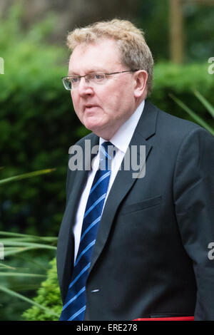 London, UK. 2nd June, 2015. David Mundell, Secretary of State for Scotland arrives at 10 Downing Street to attend the weekly Cabinet Meeting. Credit:  Paul Davey/Alamy Live News Stock Photo