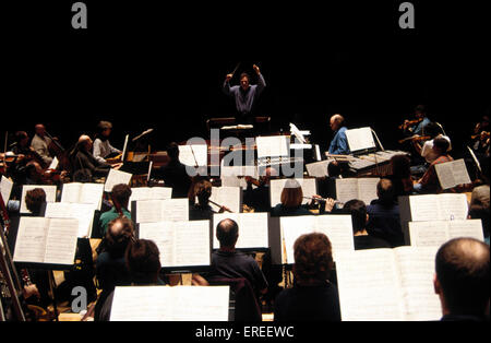 Mark Elder rehearsing the London Philharmonic Orchestra. English conductor, b.1947. Overview of orchestra Stock Photo