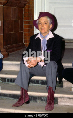 Quentin Crisp -  near a bus stop in Lower Sloane Street, London, on the evening of Charles & Diana's wedding, 29 July 1981. QC: Stock Photo