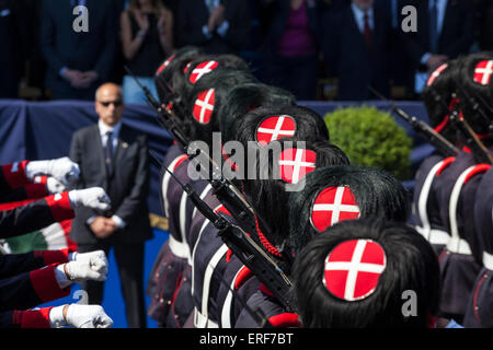 Rome, Italy. 2nd June, 2015. Military parade and flypast for the 69th Anniversary of the Italian Republic, Foro Imperiali, Sardinian Grenadiers. Rome, Italy. 6/2/15 Credit:  Stephen Bisgrove/Alamy Live News Stock Photo