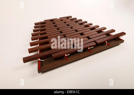 Four row xylophone, Strohfiedel. Holzharmonika, Zilophone. Zilofone. Xylophon. Triphon. Triphone. Strofil, Straw-fiddle. Straw Stock Photo