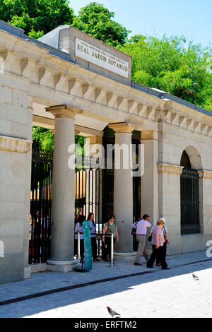 Royal botanical garden (Real Jardín Botánico) entrance, Madrid, Spain Stock Photo