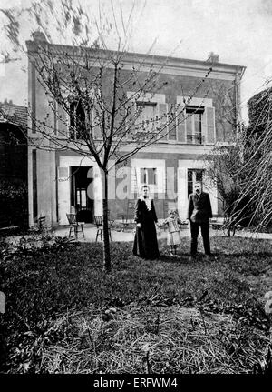 Pierre and Marie Curie with their duaghter Irene in the garden of the house on Boulevard Kellerman, 1908. MC: Polish-born French physicist and pioneer in radioactivity, 7 November 1867 – 4 July 1934. PC: French physicist and pioneer in radioactivity, 15 May 1859 – 19 April 1906. Stock Photo