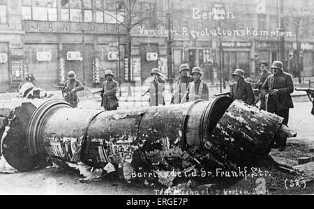 German (November) Revolution in Berlin, Germany, 1918. Street battles - barricades in Frankfurter Straße.  In November 1918 Stock Photo