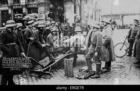 German (November) Revolution in Berlin, Germany, 1918. Street scene. In November 1918  Spartacist leader Karl Liebknecht Stock Photo