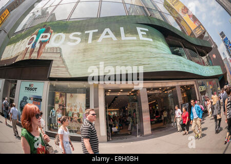 An Aeropostale store in Times Square in New York on Wednesday, May 27, 2015. Teen priorities have changed and they are more likely to spend their disposable income on electronics rather than apparel with a logo to the consternation of teen merchants such as Aeropostale. (© Richard B. Levine) Stock Photo
