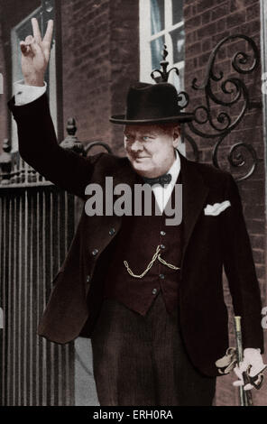 Winston Churchill - portrait of the British politician and Prime Minister making the victory gesture outside of 10 Downing Stock Photo