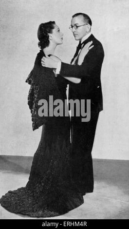 Noel Coward & Gertrude Lawrence as the psychiatrist and his mistress in 'The Astonished Heart', performed in London 1936. NC, Stock Photo