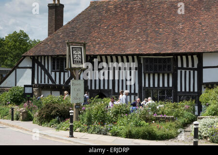 The Pilgrim's Rest Cafe adjacent to Battle Abbey in East Sussex Stock Photo