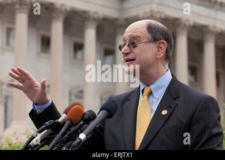 Washington DC, USA. 3rd June, 2015. Progressive organizations such as CREDO Action, AFL-CIO, Avaaz, and Democracy for America delivered over two million petition signatures in opposition to Fast Tracking the Trans-Pacific Partnership to Congress. Credit:  B Christopher/Alamy Live News Stock Photo