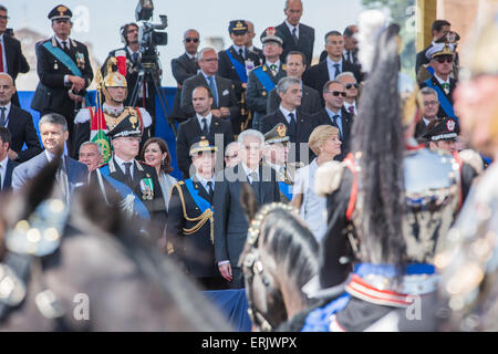 Rome, Italy. 02nd June, 2015. 'Festa della Repubblica' or the Italian National Day, which is celebrated on the 2nd day of June each year with a military parade, chaired by the highest offices of state. © Davide Fracassi/Pacific Press/Alamy Live News Stock Photo