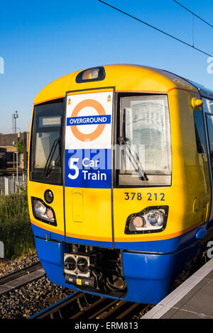 London Overground 5 car train at Willesden Junction, London, England, U.K. Stock Photo