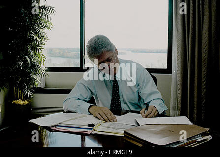 Ann Arbor, Michigan Oct. 1992 Presidential candidate Governor William Clinton working on his campaign debate speech in Hotel in Ann Arbor, Michigan before going to the debate at the University of Michigan. Stock Photo