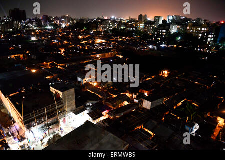 Dhaka, Bangladesh . 5th June, 2015. A Night view of Rupnagar slum at Mirpur in Dhaka, Bangladesh.ON June 4, 2015  Bangladesh is one of the world's most densely populated countries. Millions of people have settled in slums of Dhaka, a mega city, mostly living in risky settlements after knowing all the possibilities of accidents. The slum people even do not have access to basic amenities. Credit:  Mamunur Rashid/Alamy Live News Stock Photo