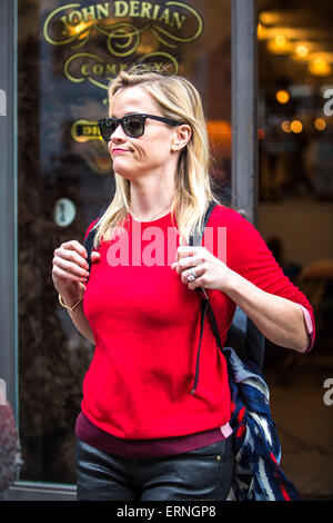 Reese Witherspoon seen furniture shopping in the Nolita area of New York City  Featuring: Reese Witherspoon Where: New York City, New York, United States When: 01 Dec 2014 Credit: WENN.com Stock Photo