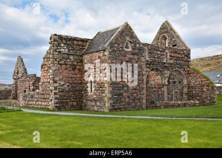 Iona Abbey and Nunnery Iona Scotland Stock Photo - Alamy