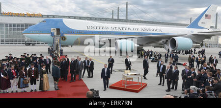 Munich, Germany. 07th June, 2015. US President Barack Obama stands on the red carpet in front of the Air Force One aircraft after arrival at the airport in Munich, Germany, 07 June 2015. Heads of state and government of the seven leading industrialized nations (G7) are scheduled to meet in Elmau Castle, Bavaria, on 07 and 08 June to discuss foreign and security policy challenges. Photo: STEFAN PUCHNER/dpa/Alamy Live News Stock Photo