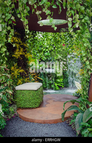 The Hidden Beauty of Kranji by Esmond & Uniseal, Silver Gilt, Chelsea Flower Show 2015 Stock Photo