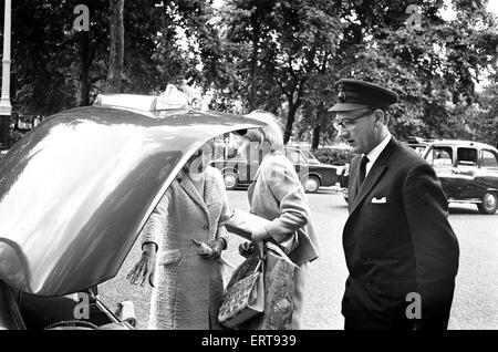 Mia Farrow, actress and wife of Frank Sinatra, Grosvenor Square, London, 4th August 1966. Stock Photo