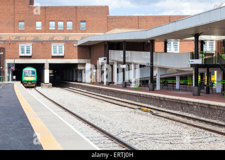 Train arriving at Walsall Railway Station, Walsall, West Midlands, England, UK Stock Photo