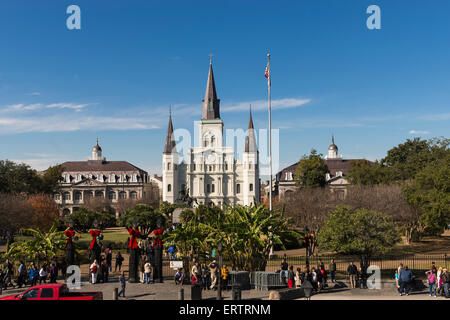 St Louis Cathedral, Jackson Square, New Orleans French Quarter, Louisiana, USA - with tourists Stock Photo