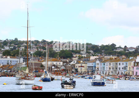 Teignmouth, Devon, UK. 8th June, 2015. Weather: Sunny day in the Devon seaside and harbour town of Teignmouth on Monday June 8th 2015   Credit:  KEITH MAYHEW/Alamy Live News Stock Photo