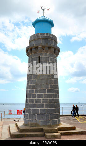 Teignmouth, Devon, UK. 8th June, 2015. Weather: Sunny day in the Devon seaside and harbour town of Teignmouth on Monday June 8th 2015   Credit:  KEITH MAYHEW/Alamy Live News Stock Photo