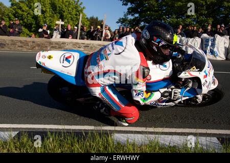 Douglas, Isle of Man. 8th June, 2015. 2015 Isle of Man TT Races. Bruce Anstey in action during the TT Supersport race. Credit:  Action Plus Sports Images/Alamy Live News Stock Photo