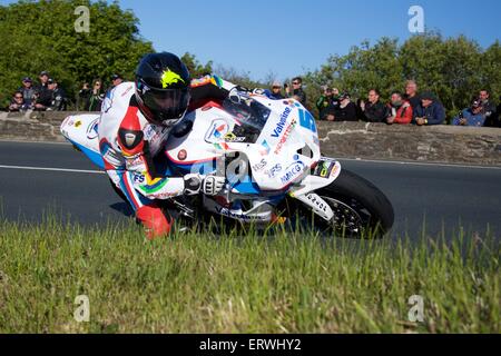 Douglas, Isle of Man. 8th June, 2015. 2015 Isle of Man TT Races. Bruce Anstey in action during the TT Supersport race. Credit:  Action Plus Sports Images/Alamy Live News Stock Photo