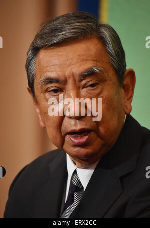 Tokyo, Japan. 9th June, 2015. Former Chief Cabinet Secretary Yohei Kono of the Liberal Demoocratic Party speaks during a news conference at the Japan National Press Club in Tokyo on Tuesday, June 9, 2015. Konom, along with Japans former Prime Minister Tomiichi Murayama, looked back at the statements they respectively released in the past reflecting on Japans position after World War II. Both Murayama and Kono extended apologies to Asian coutries for the damages and pain inflicted by Japans aggressive war-time behavior. © Natsuki Sakai/AFLO/Alamy Live News Stock Photo