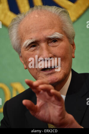 Tokyo, Japan. 9th June, 2015. Japans former Prime Minister Tomiichi Murayama speaks during a news conference at the Japan National Press Club in Tokyo on Tuesday, June 9, 2015. Murayama, along with former Chief Cabinet Secretary Yohei Kono of the Liberal Demoocratic Party, looked back at the statements they respectively released in the past reflecting on Japans position after World War II. Both Murayama and Kono extended apologies to Asian coutries for the damages and pain inflicted by Japans aggressive war-time behavior. © Natsuki Sakai/AFLO/Alamy Live News Stock Photo