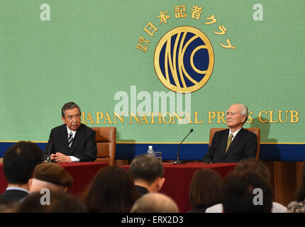 Tokyo, Japan. 9th June, 2015. Japans former Prime Minister Tomiichi Murayama, right, and former Chief Cabinet Secretary Yohei Kono of the Liberal Demoocratic Party, attend a news conference at the Japan National Press Club in Tokyo on Tuesday, June 9, 2015. The two looked back at the statements they respectively released in the past reflecting on Japans position after World War II. Both Murayama and Kono extended apologies to Asian coutries for the damages and pain inflicted by Japans aggressive war-time behavior. © Natsuki Sakai/AFLO/Alamy Live News Stock Photo