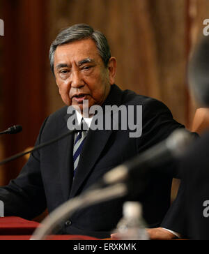 Tokyo, Japan. 9th June, 2015. Former Japanese Chief Cabinet Secretary Yohei Kono speaks during a news conference in Tokyo, Japan, on June 9, 2015. Former Japanese Prime Minister Tomiichi Murayama and former Chief Cabinet Secretary Yohei Kono on Tuesday held a press conference, sharing their thoughts on current Japanese political situation, amid concerns over incumbent Prime Minister Shinzo Abe's historical revisionism and his unconstitutional and brutal efforts in 'war legislation.' © Ma Ping/Xinhua/Alamy Live News Stock Photo