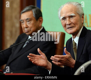 Tokyo, Japan. 9th June, 2015. Former Japanese Prime Minister Tomiichi Murayama speaks during a news conference in Tokyo, Japan, on June 9, 2015. Former Japanese Prime Minister Tomiichi Murayama and former Chief Cabinet Secretary Yohei Kono on Tuesday held a press conference, sharing their thoughts on current Japanese political situation, amid concerns over incumbent Prime Minister Shinzo Abe's historical revisionism and his unconstitutional and brutal efforts in 'war legislation.' © Ma Ping/Xinhua/Alamy Live News Stock Photo