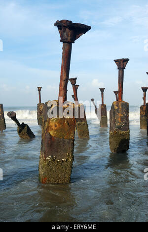 remains of sea bridge at kappad beach kozhikode kerala india Stock Photo