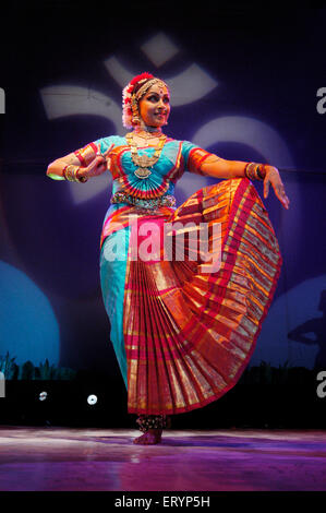 Bollywood actress and dancer choreographer Hema Malini dancing  Bharatnatyam piece called Shiva Panchakshari India Stock Photo