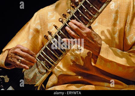 Pandit ravi shankar indian classical music maestro ; Bombay ; Mumbai ; Maharashtra ; India Stock Photo