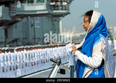 Pratibha Patil , President of India , 2007 to 2012 , inspecting guard of honor by Indian Navy , Bombay , Mumbai , Maharashtra , India , Asia Stock Photo