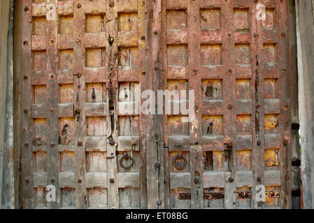 Wooden door of Sri Samayeeswarar Shiva Temple , Pulicat , Pazhaverkadu , Thiruvallur District , Tamil Nadu , India , Asia Stock Photo