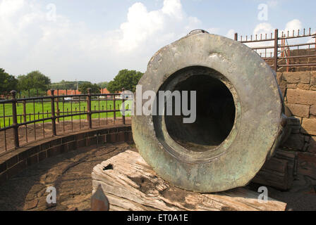 Largest medieval cannon in world ; Sherza Burj Lion Gate ; Bijapur ; Karnataka ; India Stock Photo