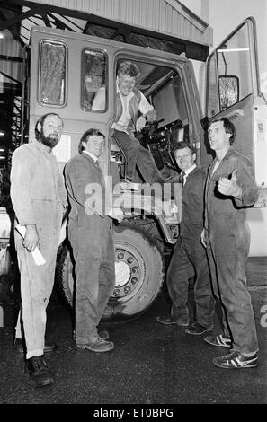 Eve on Tuesday Feature, Juli Hanson, Coventry Evening Telegraph Journalist,  spends a morning with Bill Tyson, Lorry Driver with the Red House Haulage Company in Coventry, 21st October 1982. Stock Photo