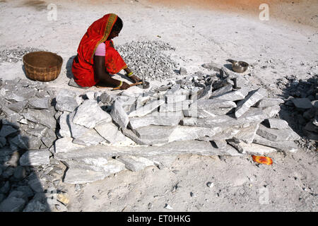 woman breaking rocks, rock mountain, Jharkhand, India, Indian workers ...