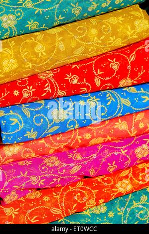 India clothes dye hi-res stock photography and images - Alamy