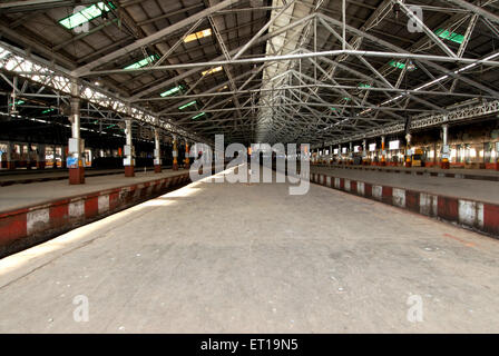 Victoria Terminus, VT now CST, Chhatrapati Shivaji Maharaj Terminus, CST Railway Station, platform, Bombay, Mumbai, Maharashtra, India, UNESCO site Stock Photo