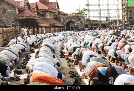 Namaz by muslim community on occasion of Id ; Bombay Mumbai ; Maharashtra ; India 2009 Stock Photo