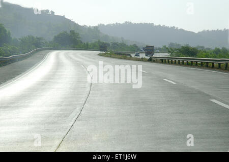 Mumbai Pune expressway ; Yashwantrao Chavan Expressway ; Maharashtra ; India Stock Photo